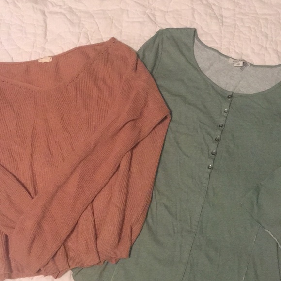 Bundle of two Tops (Pink sweater and Green Top) - Picture 2 of 3